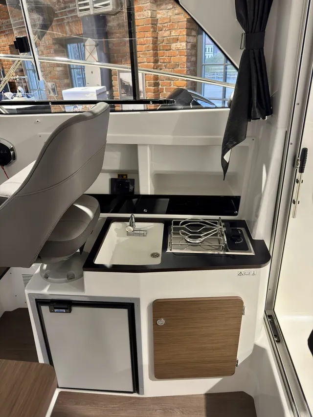 Beneteau Antares 7