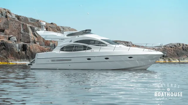 Azimut 42 Fly — En navigation