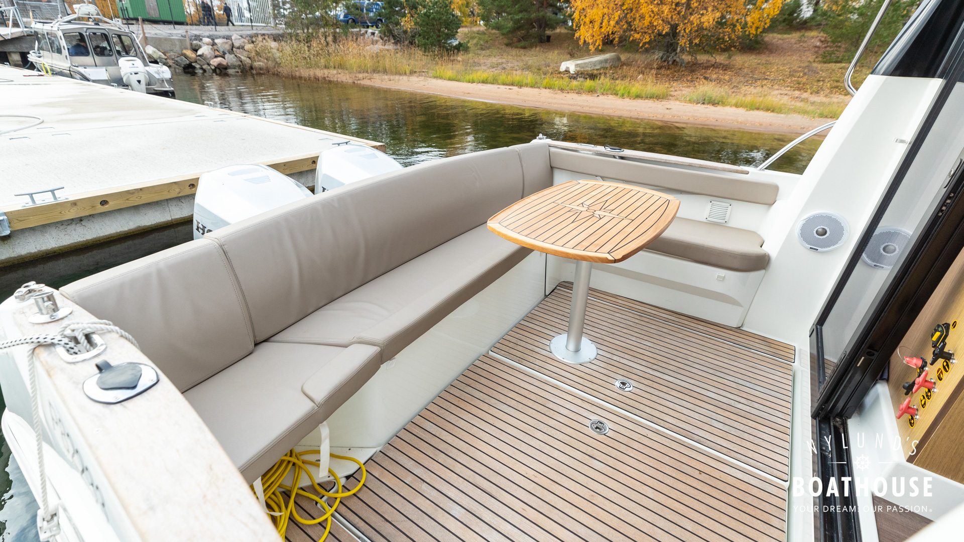 Beneteau Antares 8.80 OB - Image 31
