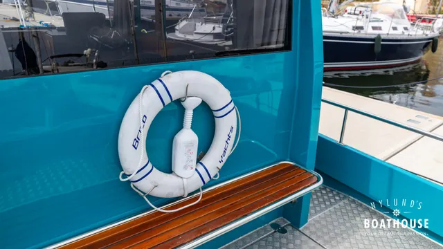Brizo Yachts 28