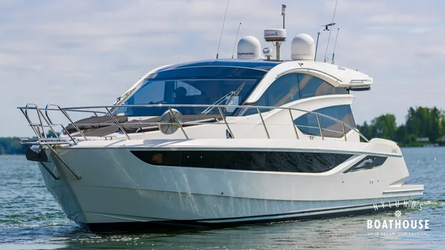 Galeon 430 HTC — Merellä