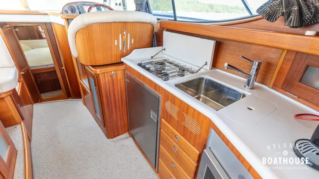 Nord West 370 Flybridge — Sisätilat