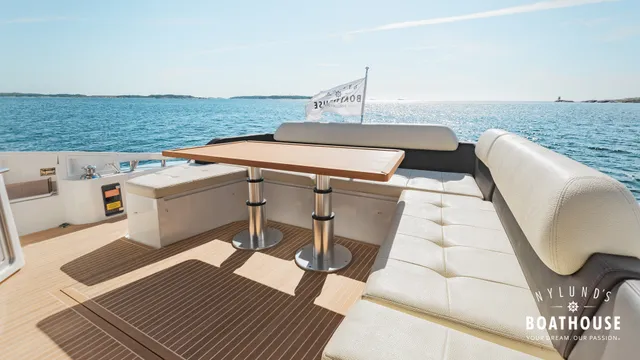 Azimut 55S