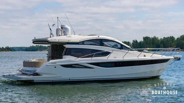 Galeon 430 HTC — Merellä