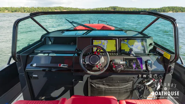 Axopar Brabus Shadow 800 Sun Top — Extérieur