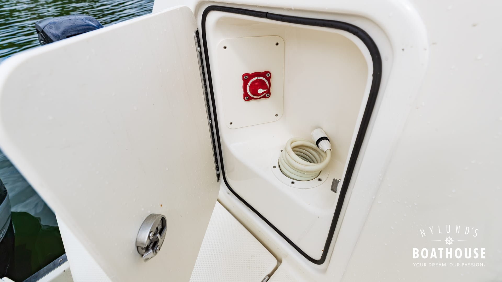 Quicksilver 905 Pilothouse - Image 22