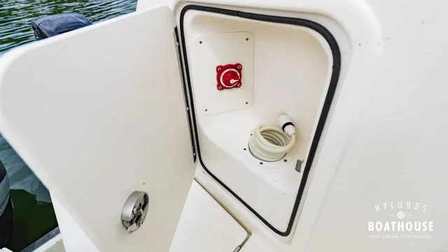 Quicksilver 905 Pilothouse