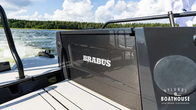 Axopar Brabus Shadow 800 Sun Top — Extérieur