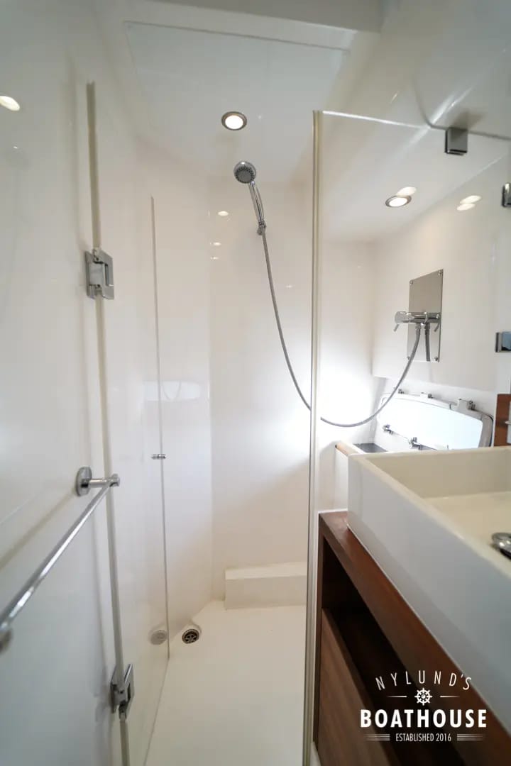 Sealine F46 - Image 36