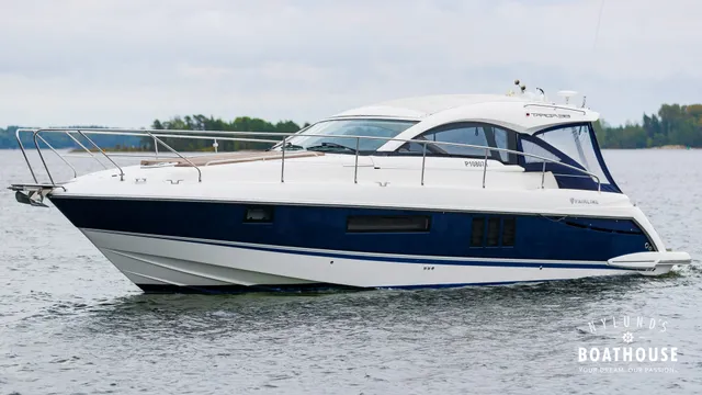Fairline Targa 38 — Merellä