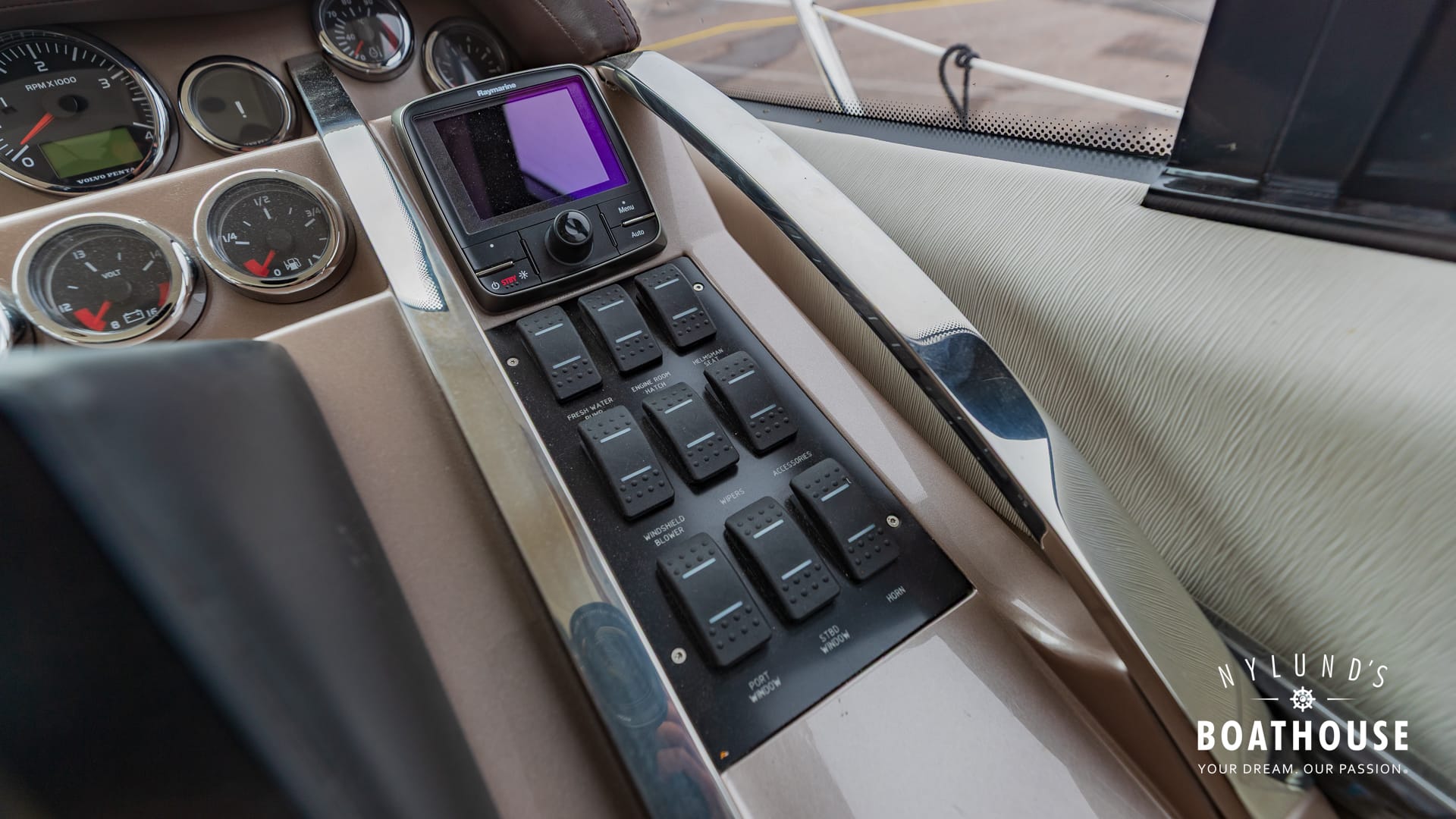 Galeon 340 Fly - Image 56