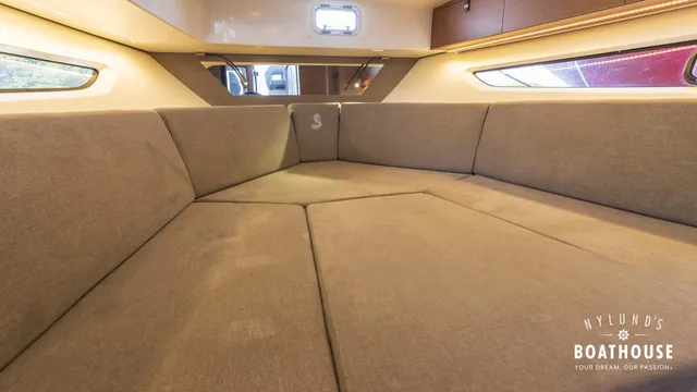 Beneteau Flyer 10 — Interior