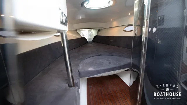 Hydrolift C-31 R Carbon — Interior