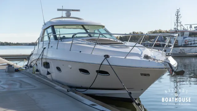 Sea Ray 450 Sundancer — Navegando
