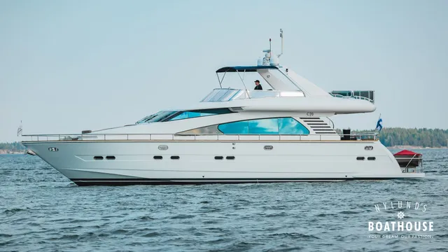 Elegance 68 — Cruising