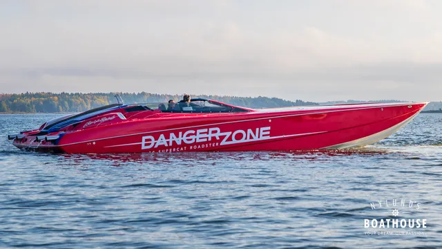 Nor-tech 4300 Supercat Roadster — Cruising
