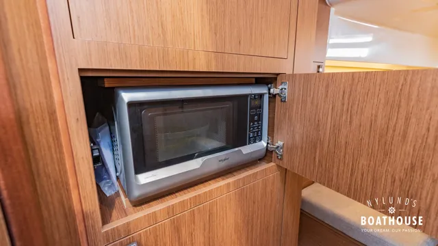 Beneteau Flyer 10 — Interior