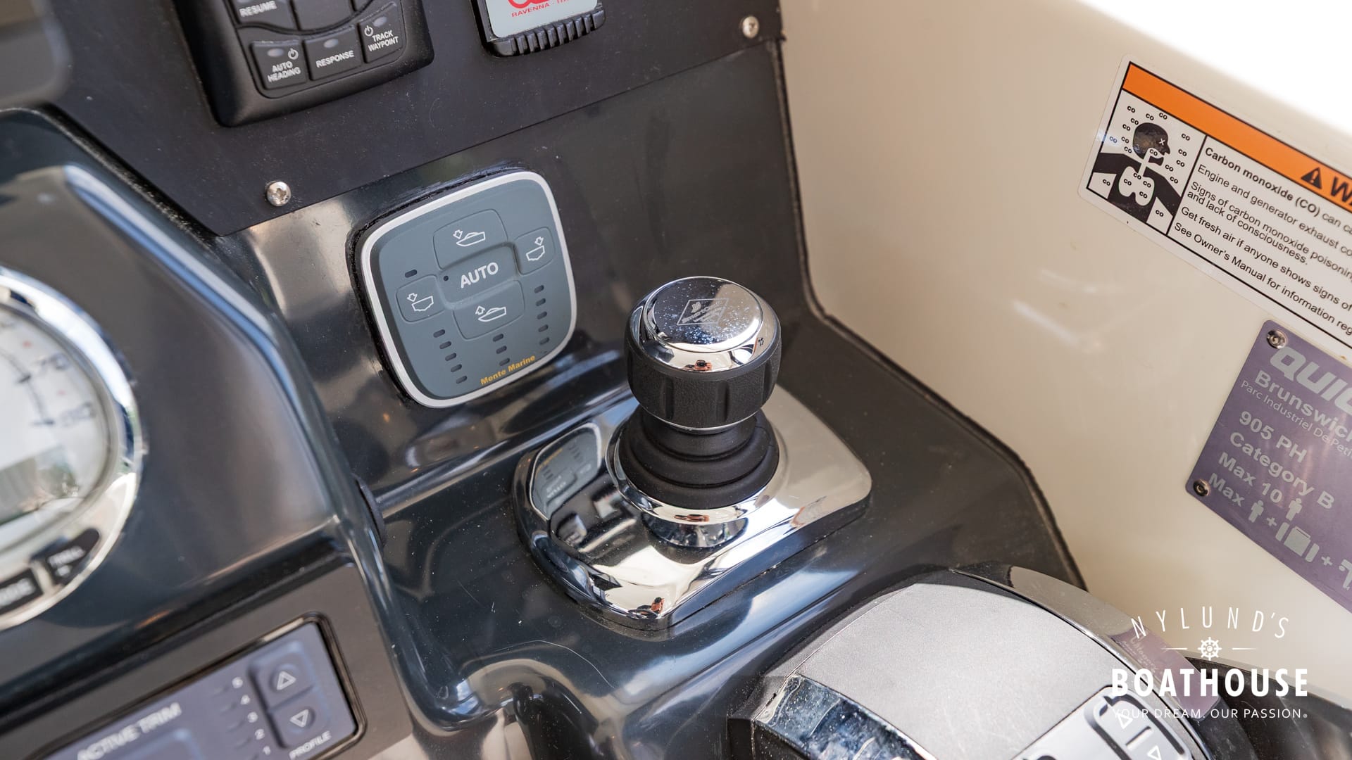 Quicksilver 905 Pilothouse - Image 40