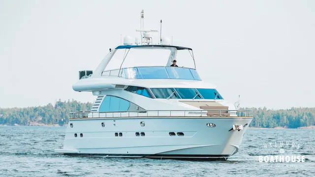 Elegance 68 — Cruising