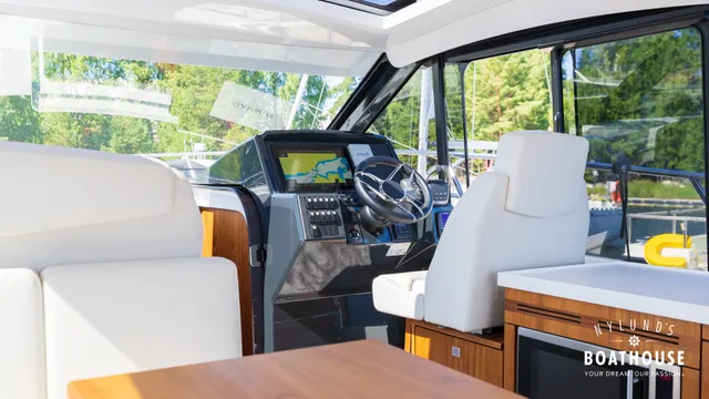 Grandezza 37 CA — Interior