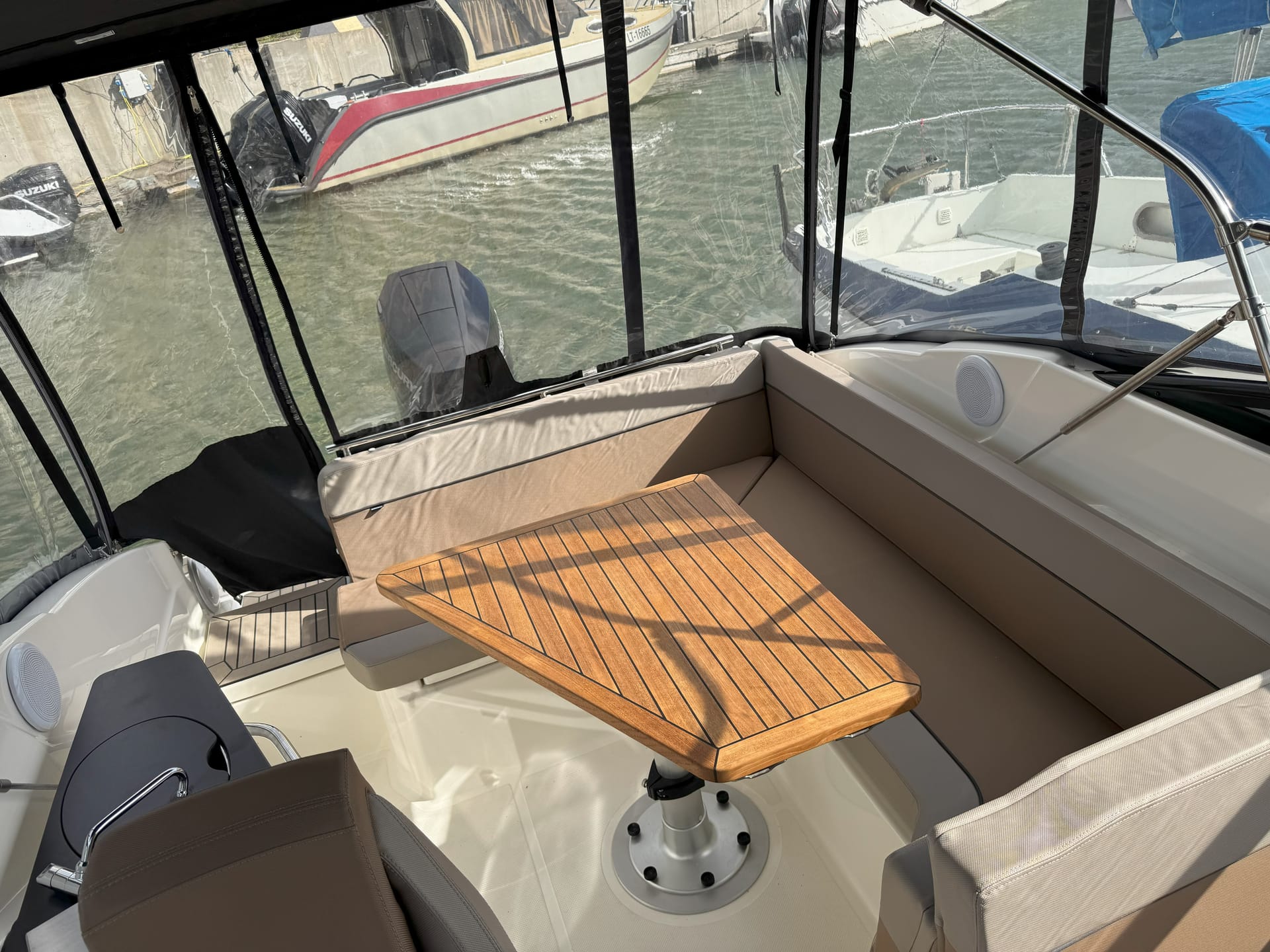 Quicksilver Activ 805 cruiser - Image 7