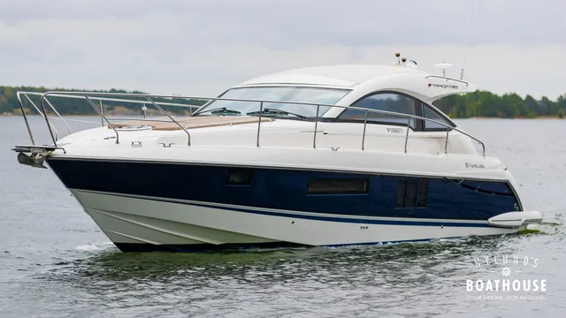 Fairline Targa 38 — Merellä