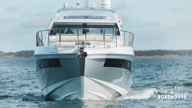 Azimut 55S