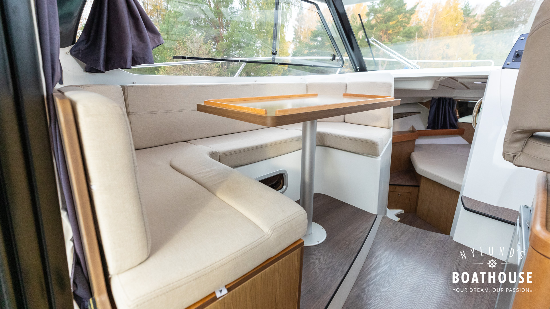 Beneteau Antares 8.80 OB - Image 52