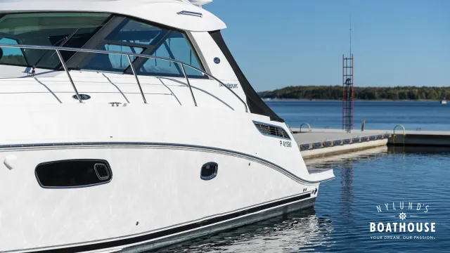 Sea Ray 450 Sundancer — Navegando
