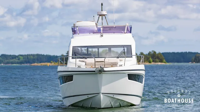 Sealine F430 — Cruising