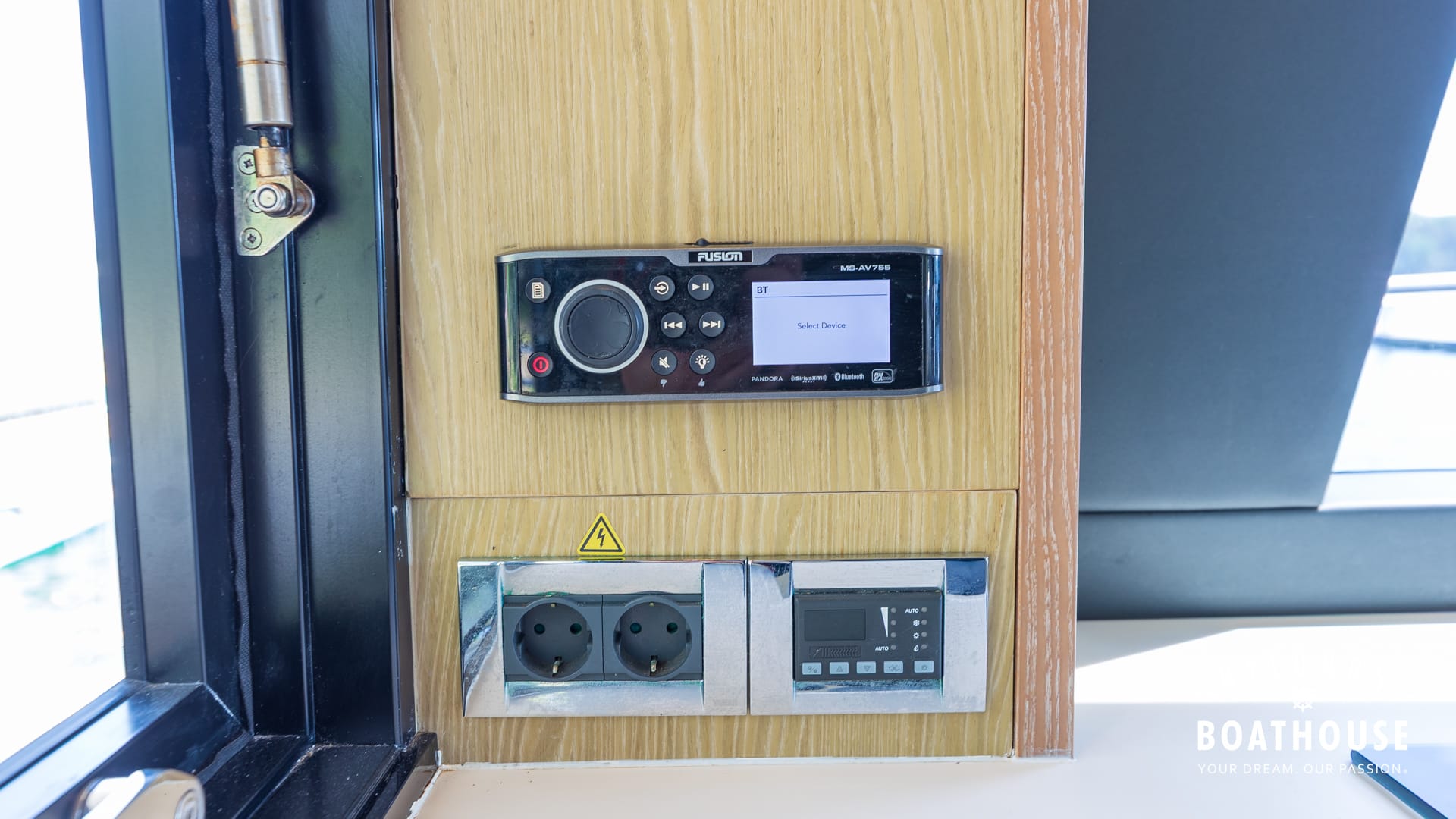 Sealine F430 - Image 46