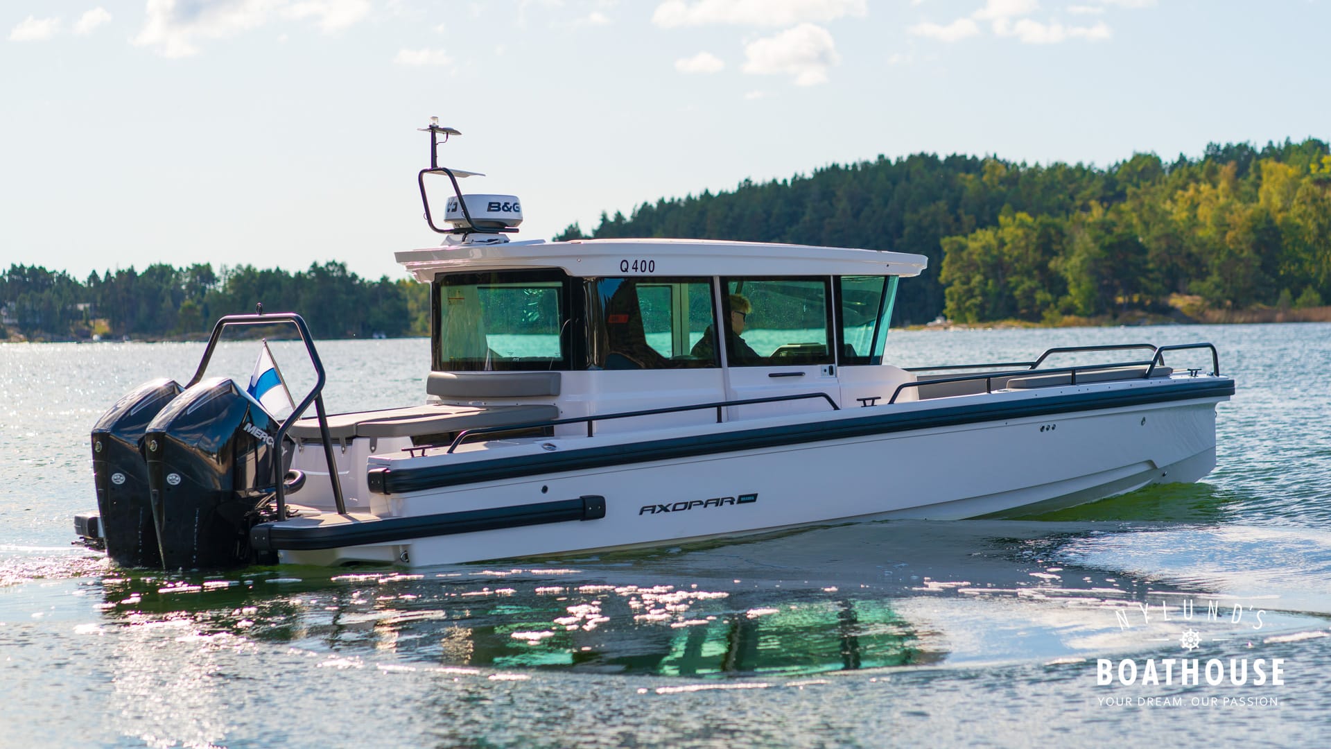Axopar 28 Cabin - Image 1