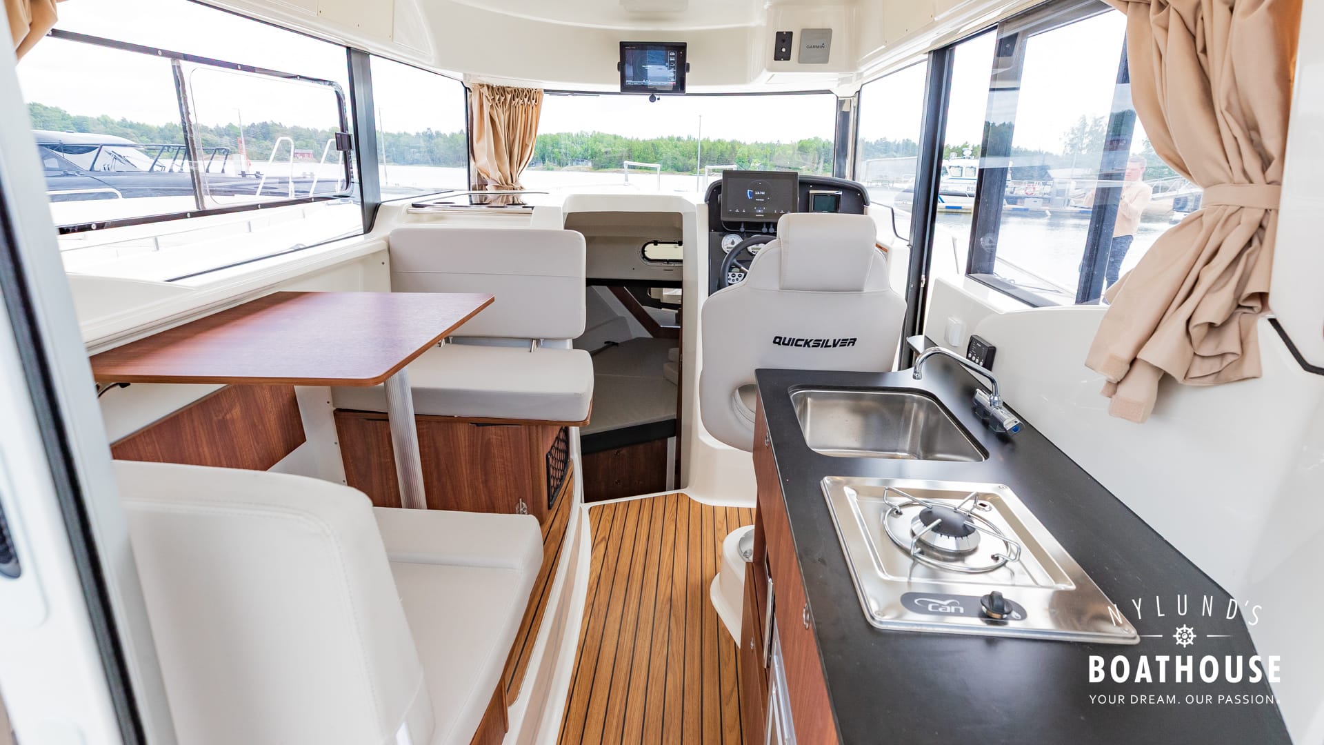 Quicksilver 905 Pilothouse - Image 31