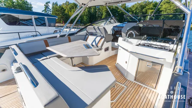 Beneteau Flyer 10 — Exterior