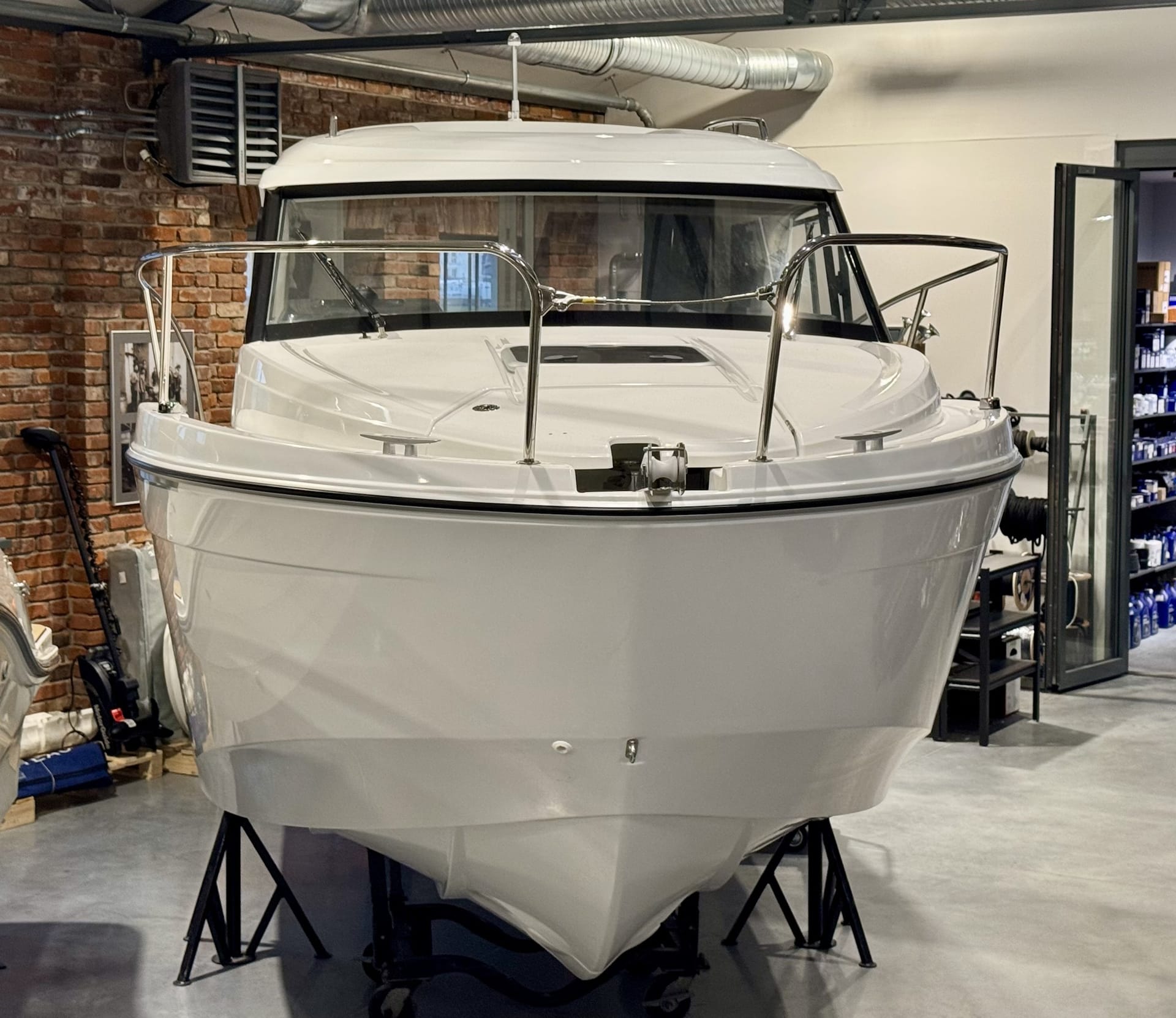 Beneteau Antares 7 - Image 2