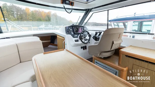 Beneteau Antares 8.80 OB