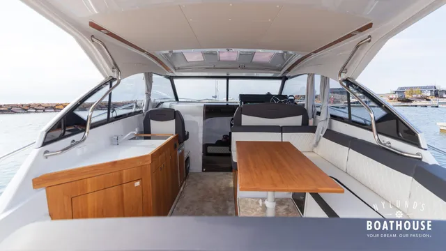Grandezza 34 OC — Exterior