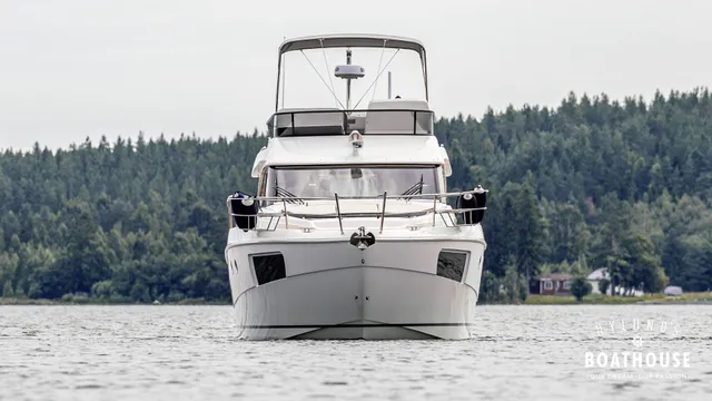 Bavaria Virtess 420 Fly — Cruising
