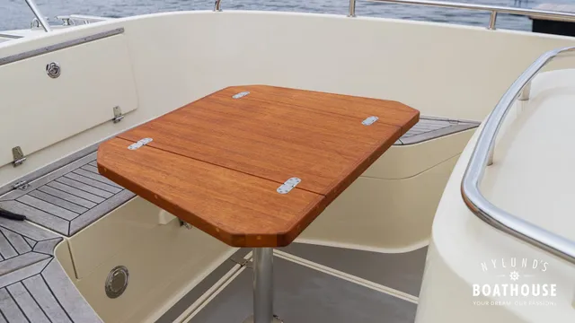 Targa 27.2 Fly — Interior