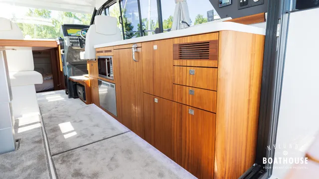 Grandezza 37 CA — Interior