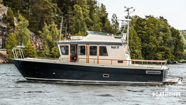 Targa 37 HiFly — Cruising