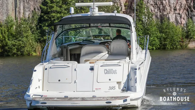 Sea Ray 395 Sundancer — Cruising