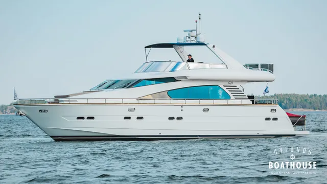 Elegance 68 — Cruising
