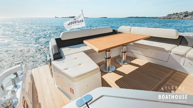 Azimut 55S