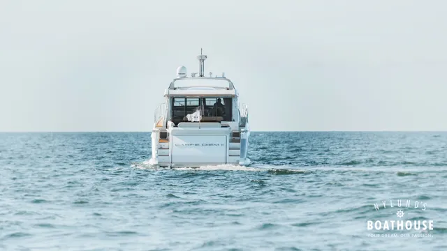 Azimut 55S