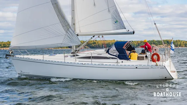 Delphia  D37