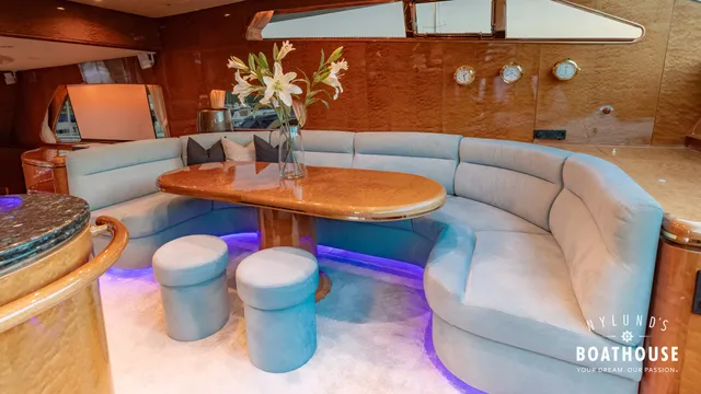 Elegance 68 — Interior