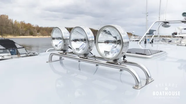 Brizo Yachts 28