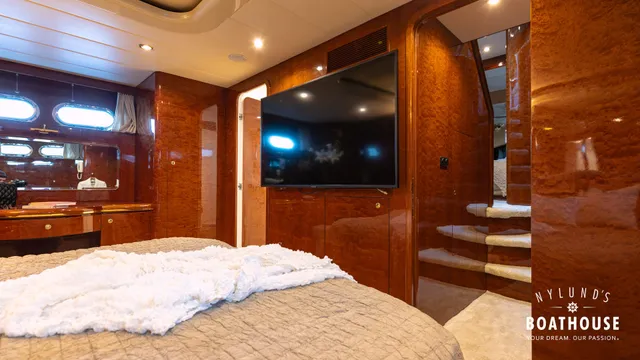 Elegance 68 — Interior