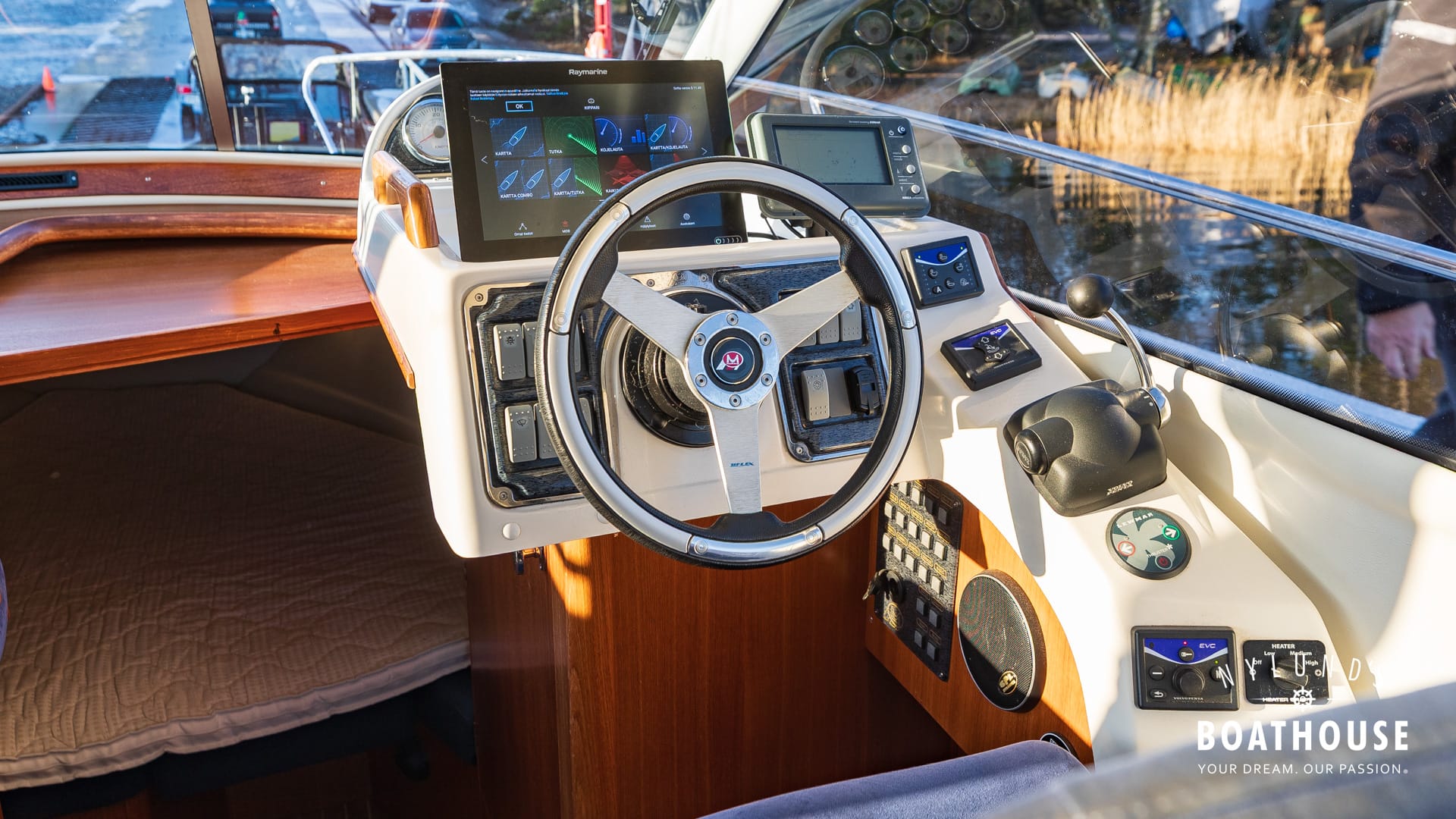 Marino Shark 29 - Image 24